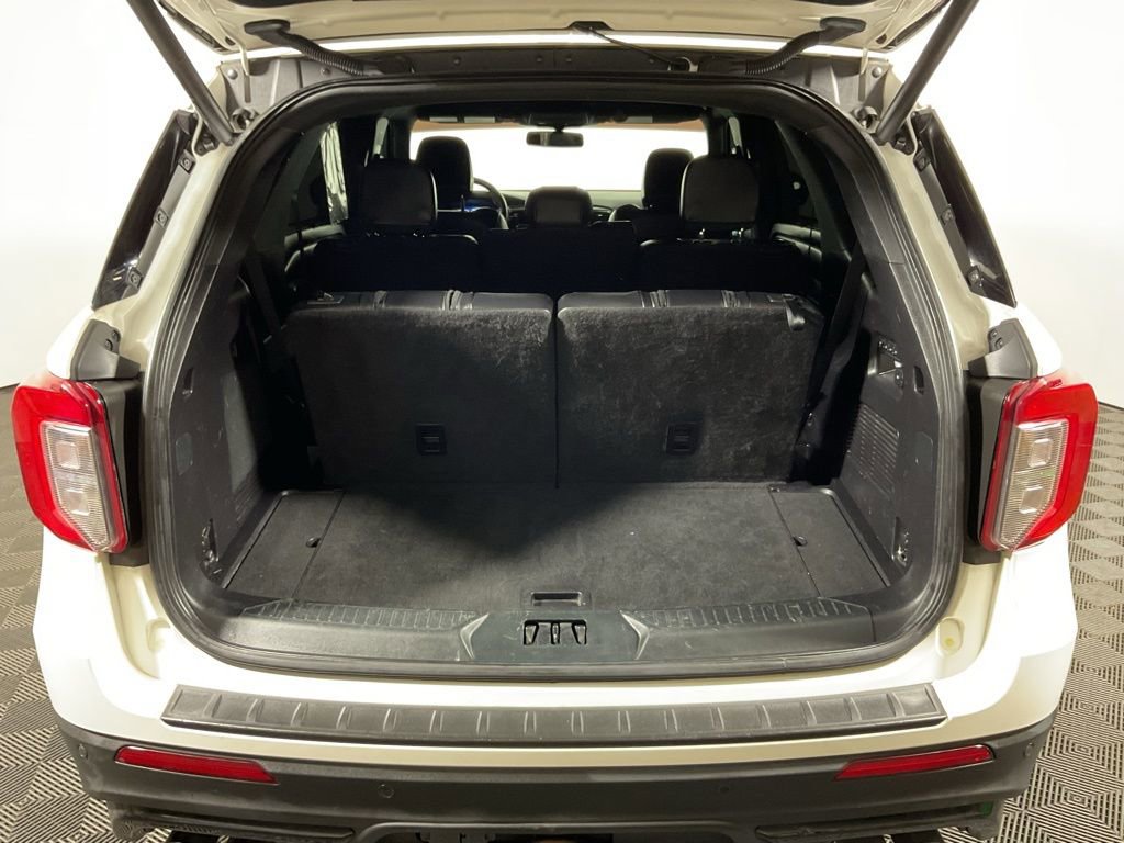 Used 2021 Ford Explorer ST w/ ST Street Pack image 16