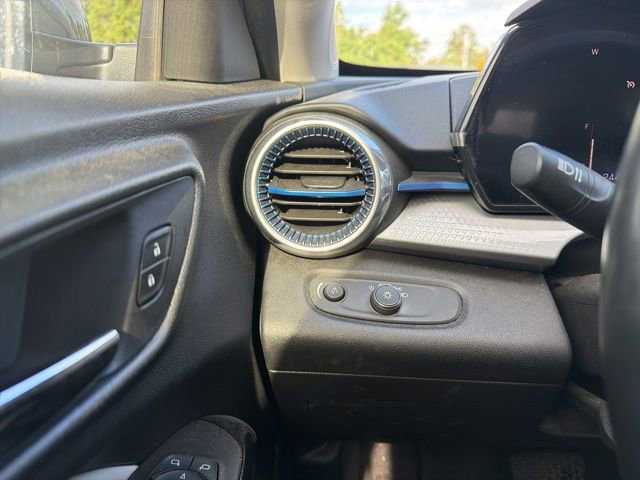 Used 2025 Chevrolet Trax LT w/ Driver Confidence Package FWD image 11