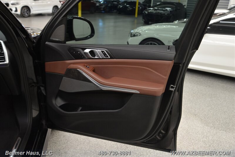 Used 2021 BMW X5 M50i w/ Executive Package image 42