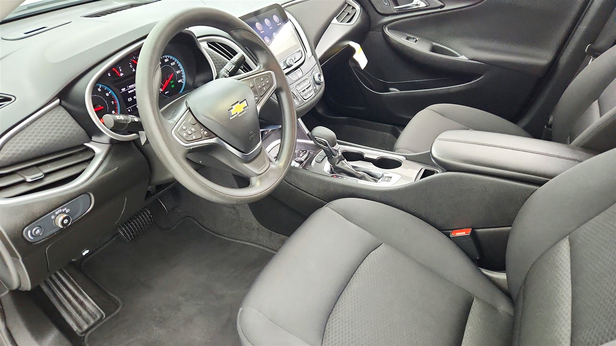 Used 2025 Chevrolet Malibu LT image 9