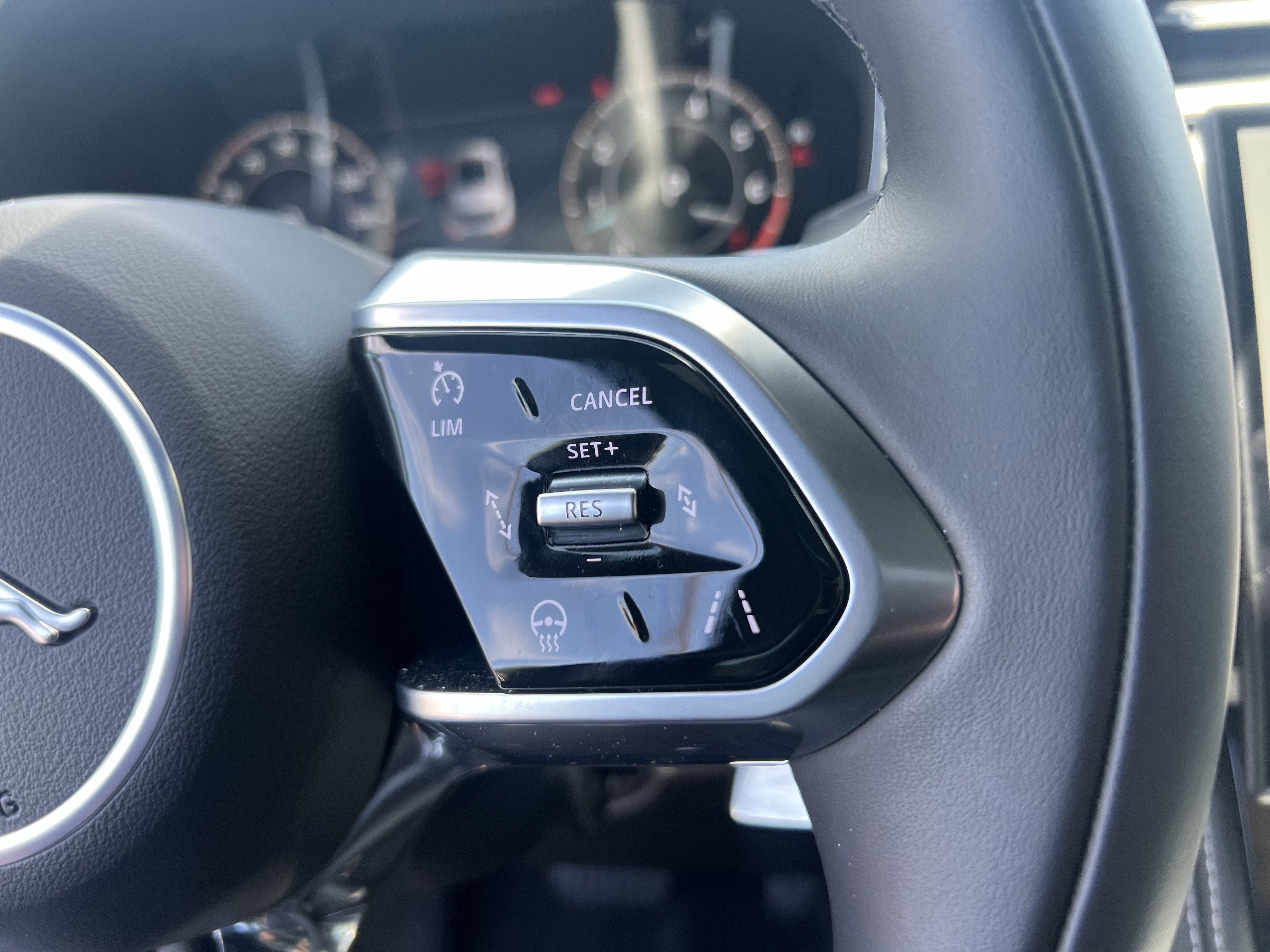 Used 2026 Jaguar F-PACE R-Dynamic S AWD/4WD image 20