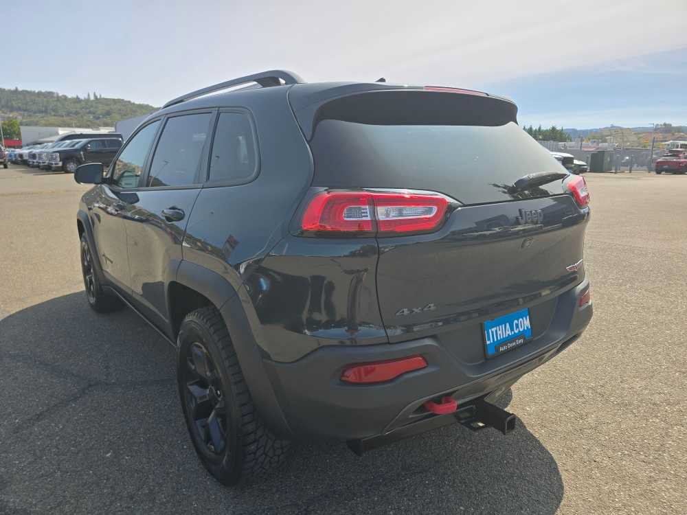 Used 2017 Jeep Cherokee Trailhawk AWD/4WD image 3