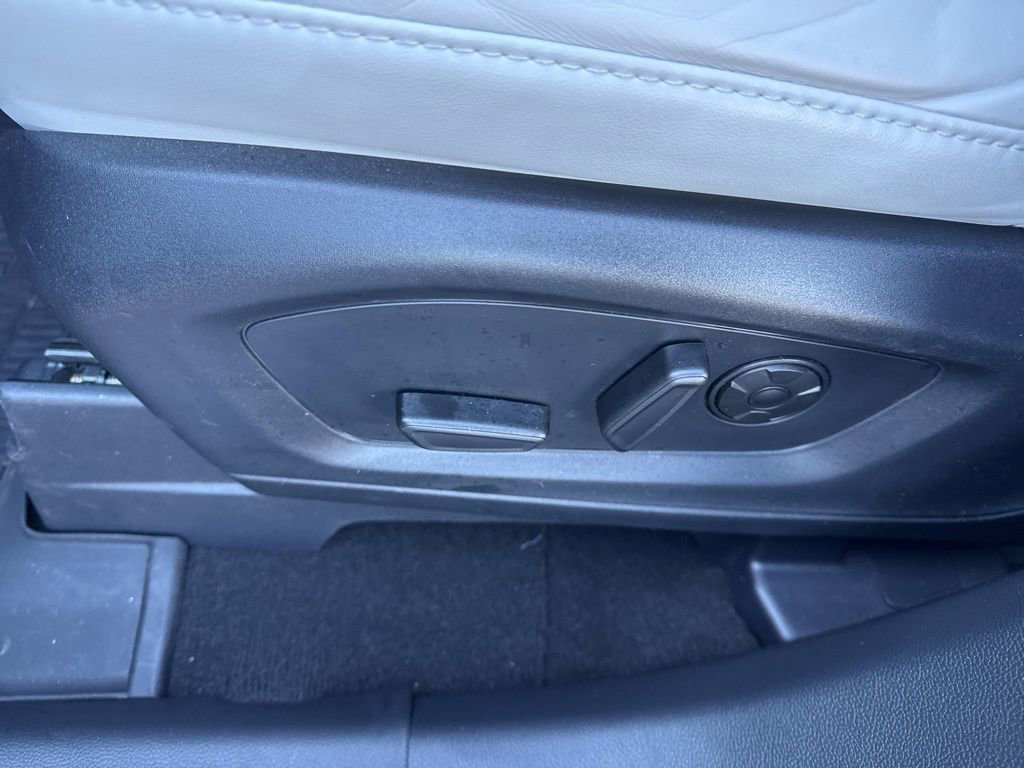 Used 2025 Ford Explorer Platinum w/ Ultimate Package image 27