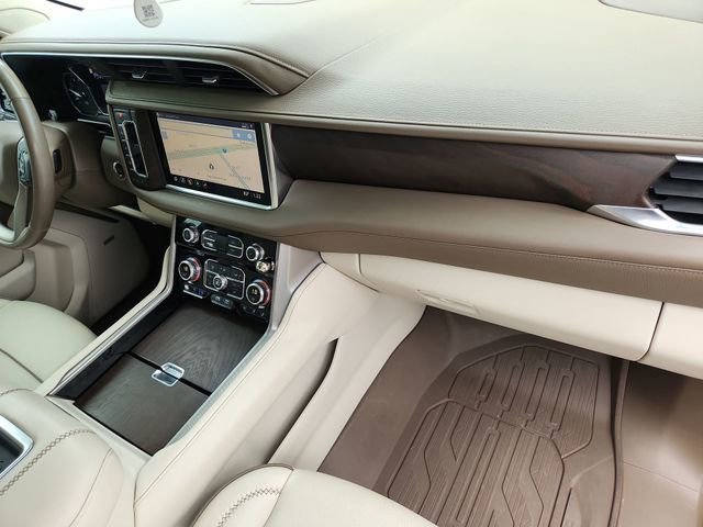 Used 2021 GMC Yukon Denali w/ Denali Premium Package image 30