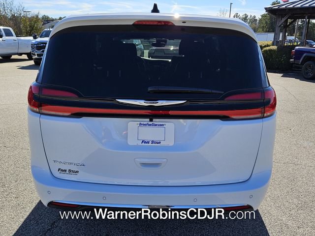 New 2026 Chrysler Pacifica Select image 11