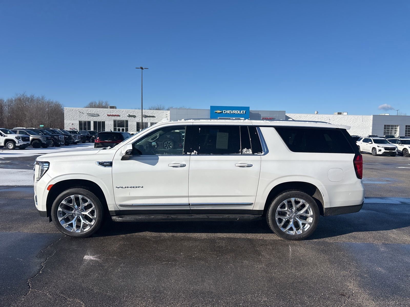 Used 2021 GMC Yukon XL SLT w/ SLT Premium Package