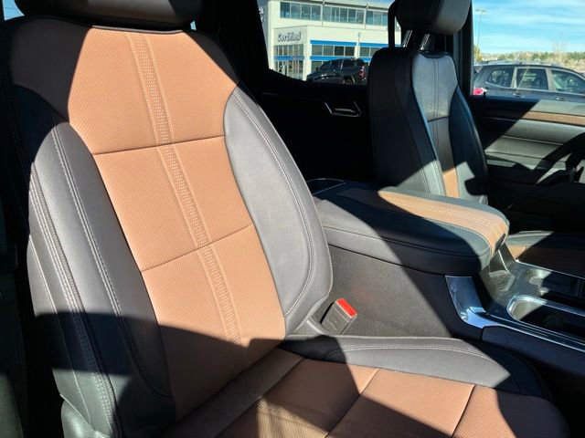 Used 2024 Chevrolet Silverado 1500 High Country w/ Technology Package AWD/4WD image 26