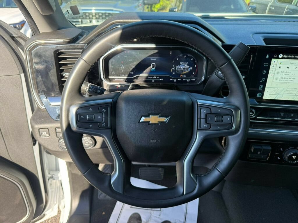 Used 2025 Chevrolet Silverado 2500 LT w/ Convenience Package AWD/4WD image 5