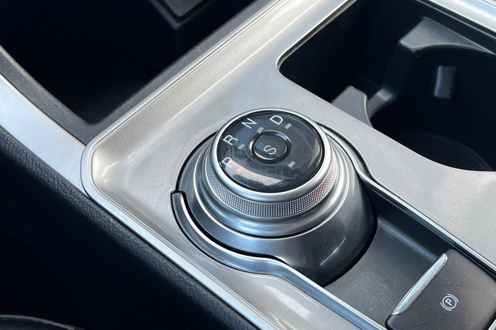 Used 2024 Ford Edge SEL image 19