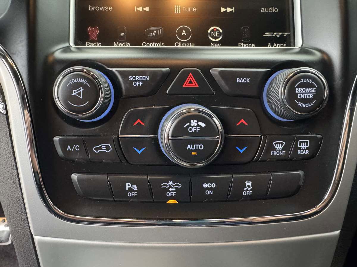 Used 2015 Jeep Grand Cherokee SRT w/ Luxury Group II AWD/4WD image 19