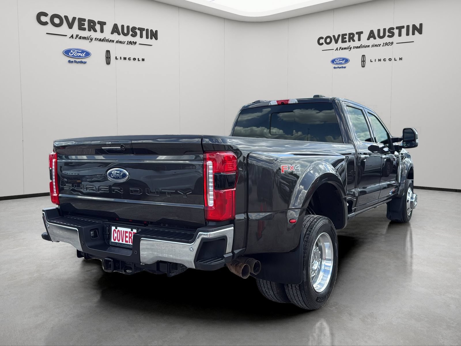 Certified 2024 Ford F450 Lariat w/ Lariat Ultimate Package AWD/4WD image 5