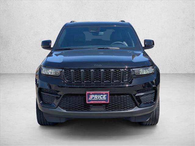 Used 2023 Jeep Grand Cherokee Altitude image 2