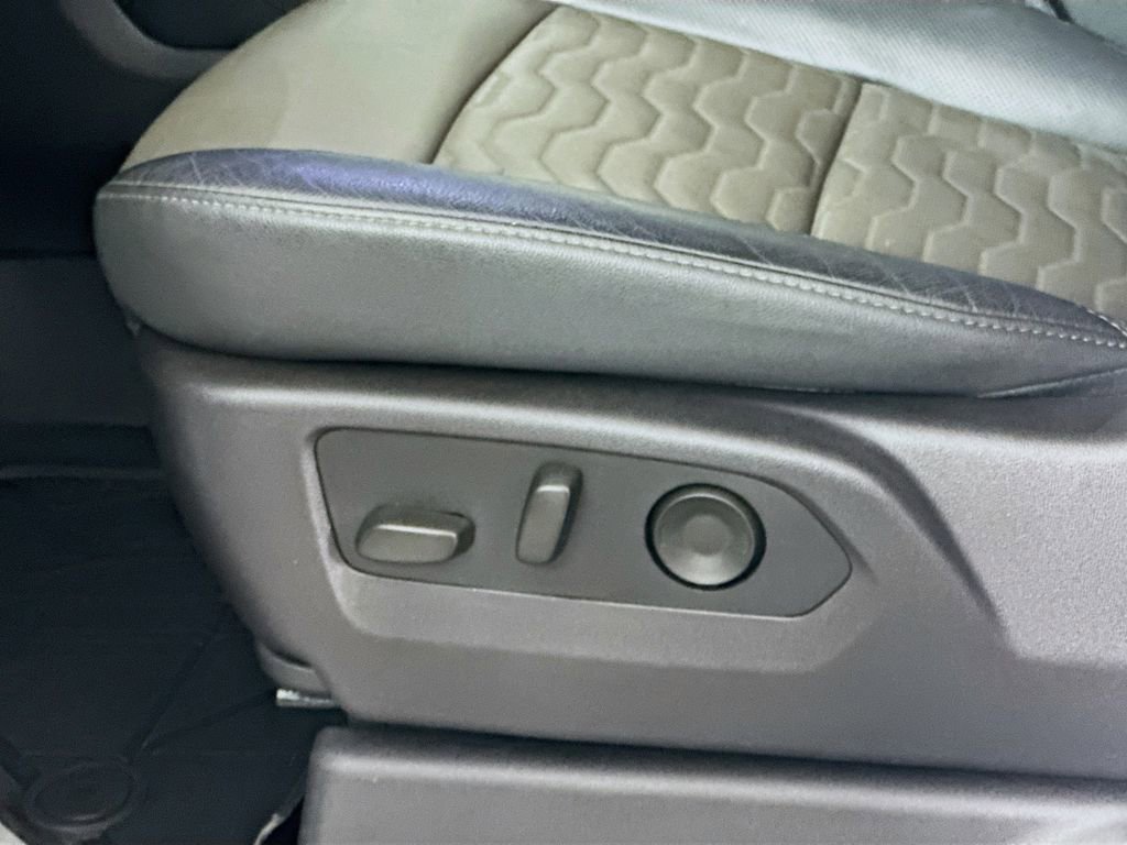 Used 2024 Chevrolet Silverado 2500 ZR2 w/ Technology Package image 22