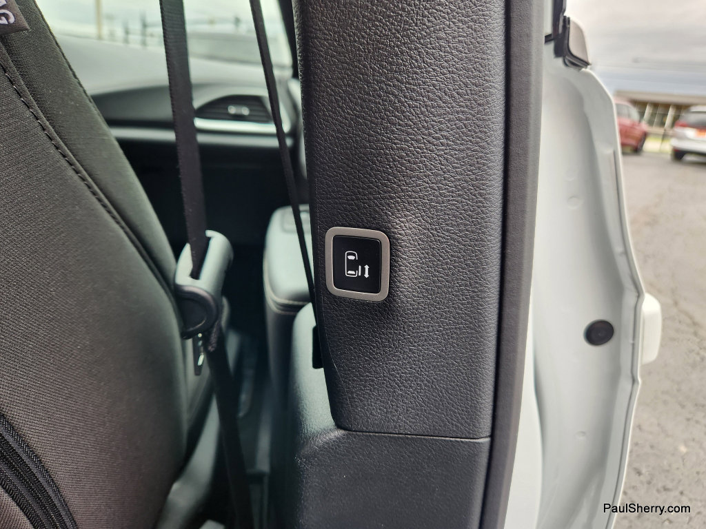 Used 2024 Chrysler Pacifica Touring FWD image 30