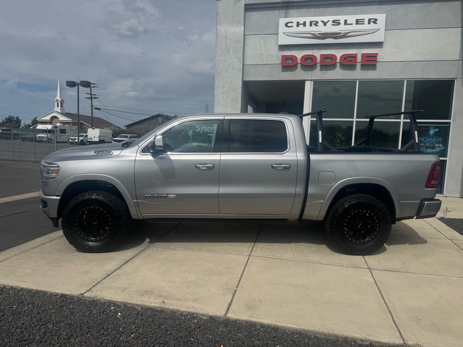 Used 2022 RAM 1500 Limited w/ Trailer Tow Group AWD/4WD image 2