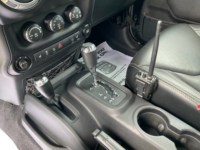 Used 2015 Jeep Wrangler Unlimited Rubicon AWD/4WD image 21