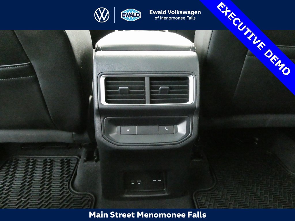 New 2025 Volkswagen Atlas Cross Sport SEL R-Line image 41
