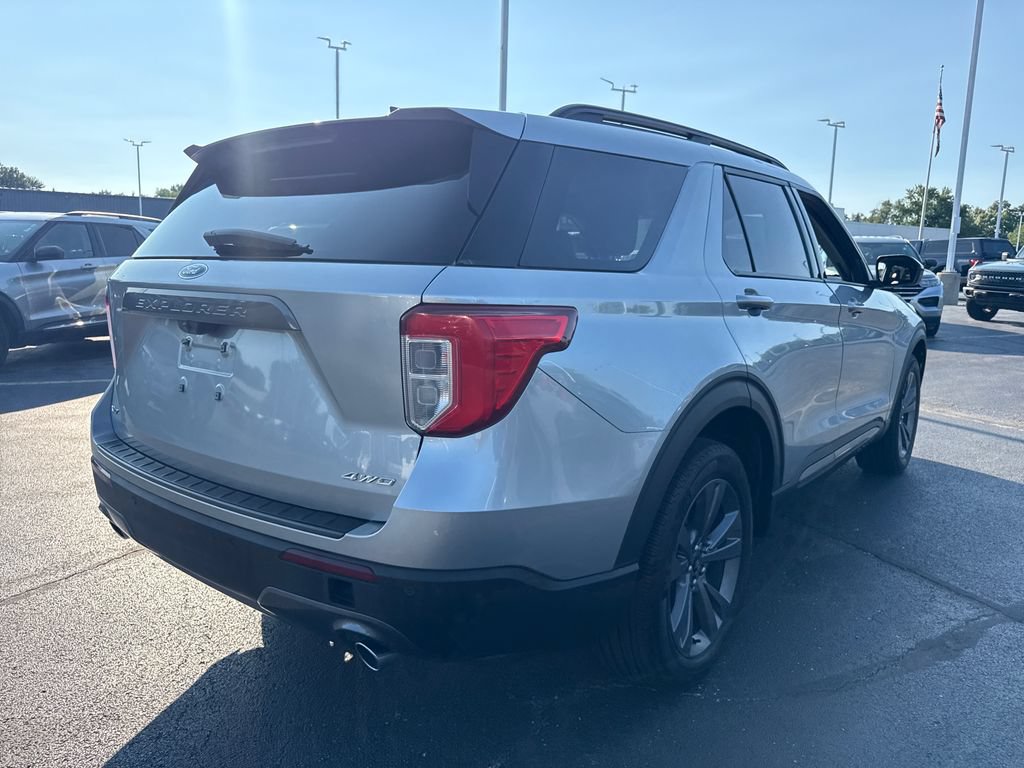 Used 2023 Ford Explorer XLT w/ Equipment Group 202A AWD/4WD image 9