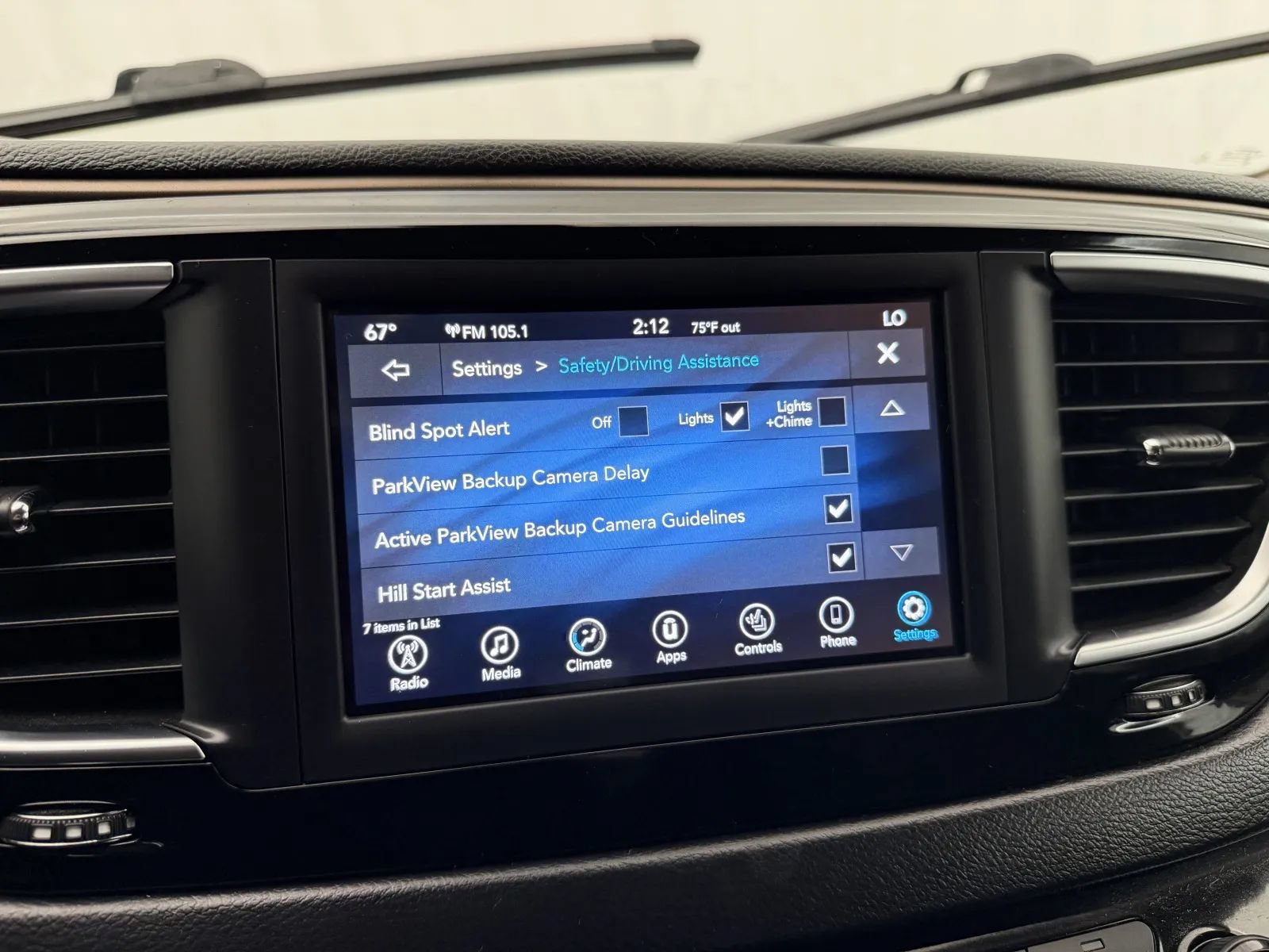 Used 2019 Chrysler Pacifica Touring-L FWD image 19