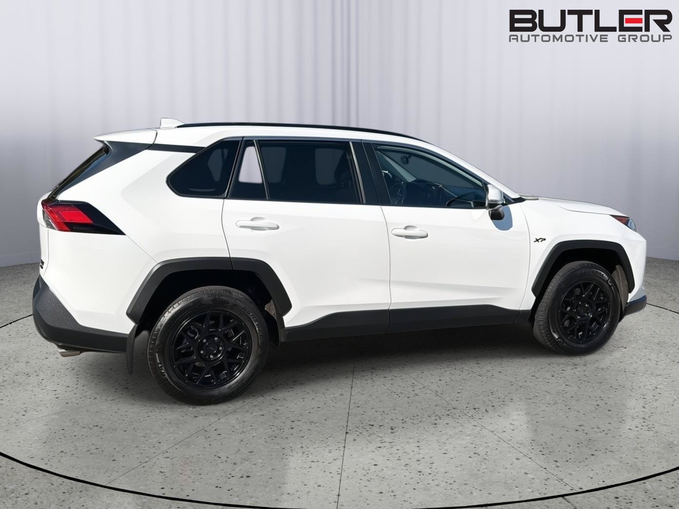 Used 2021 Toyota RAV4 XLE w/ Convenience Package AWD/4WD image 7