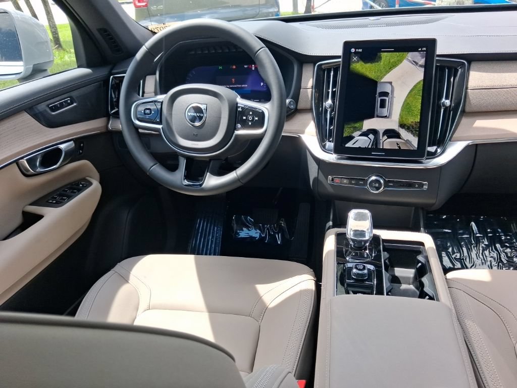 Certified 2026 Volvo XC90 B6 Plus AWD/4WD image 10