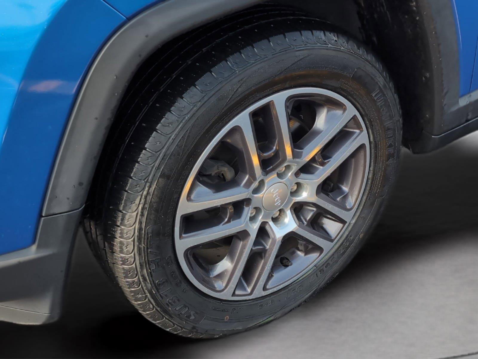 Used 2018 Jeep Compass Latitude w/ Popular Equipment Group image 11