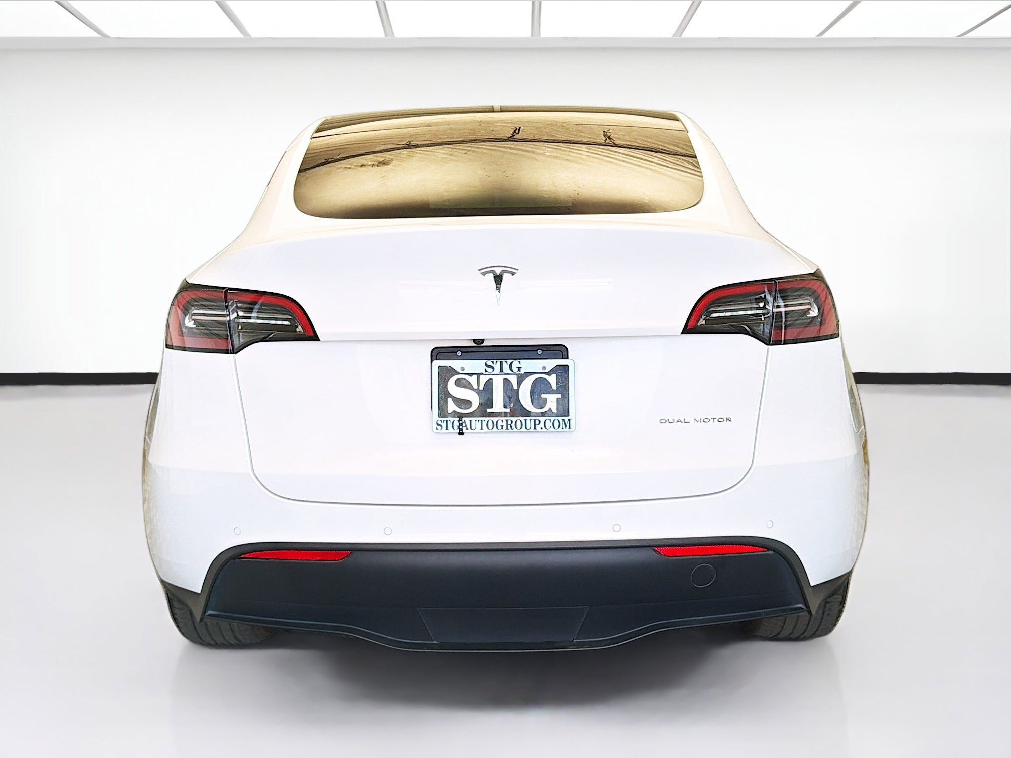 Used 2022 Tesla Model Y Long Range image 5