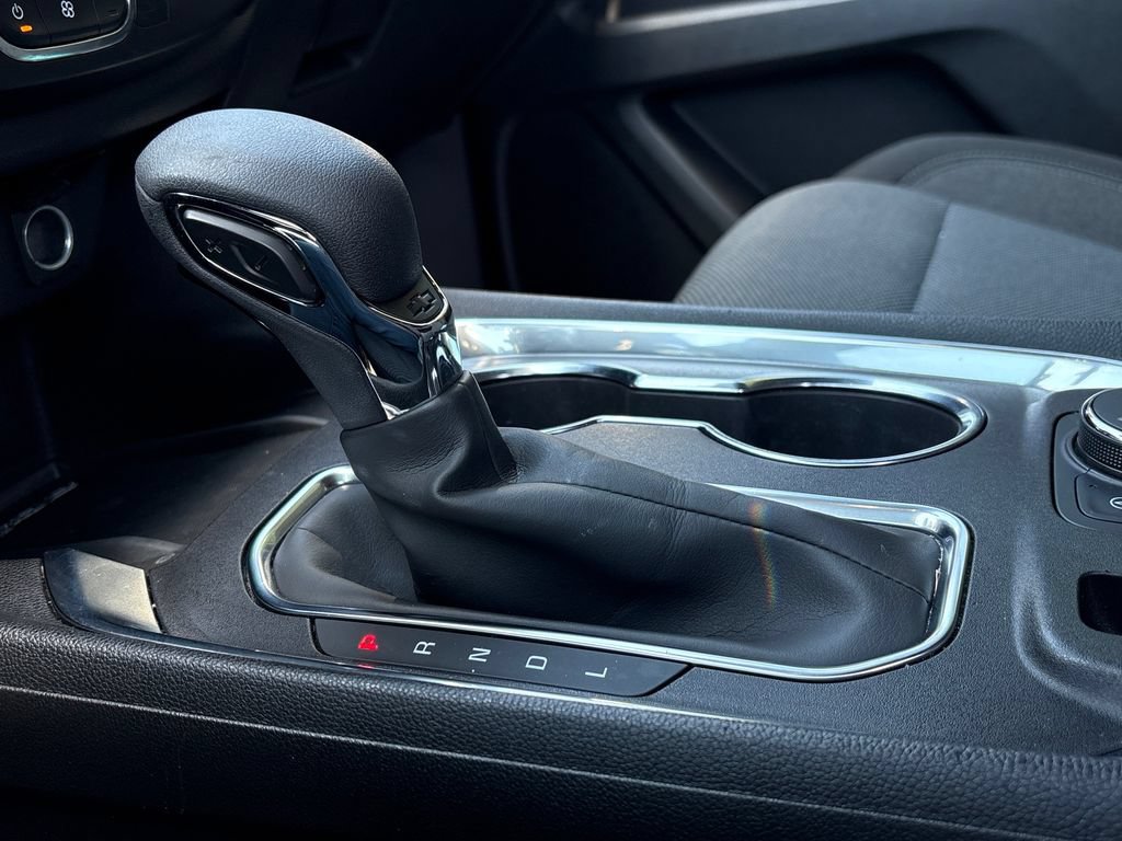 Used 2022 Chevrolet Traverse LT FWD image 20