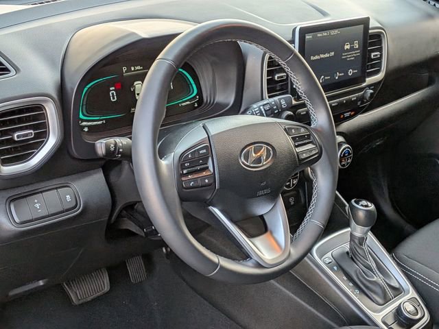 Used 2025 Hyundai Venue SEL image 14