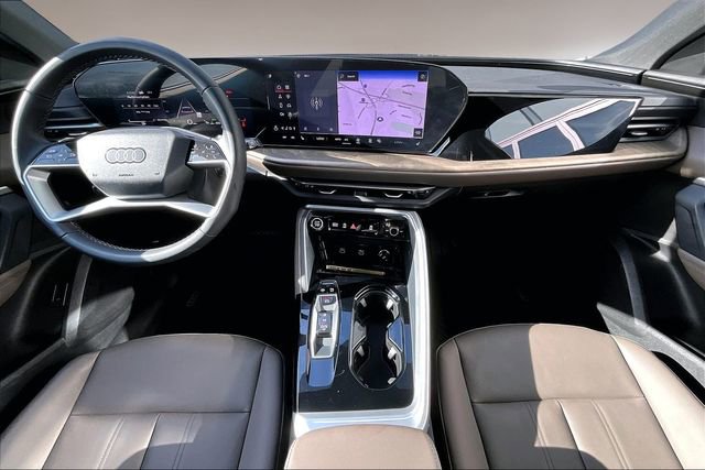 Used 2025 Audi Q5 Premium w/ Convenience Package image 7