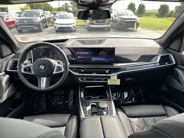 New 2026 BMW X7 xDrive40i w/ M Sport Package image 17