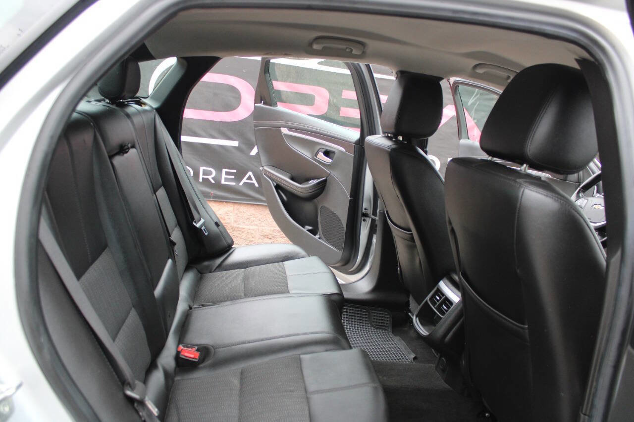 Used 2019 Chevrolet Impala LT image 10