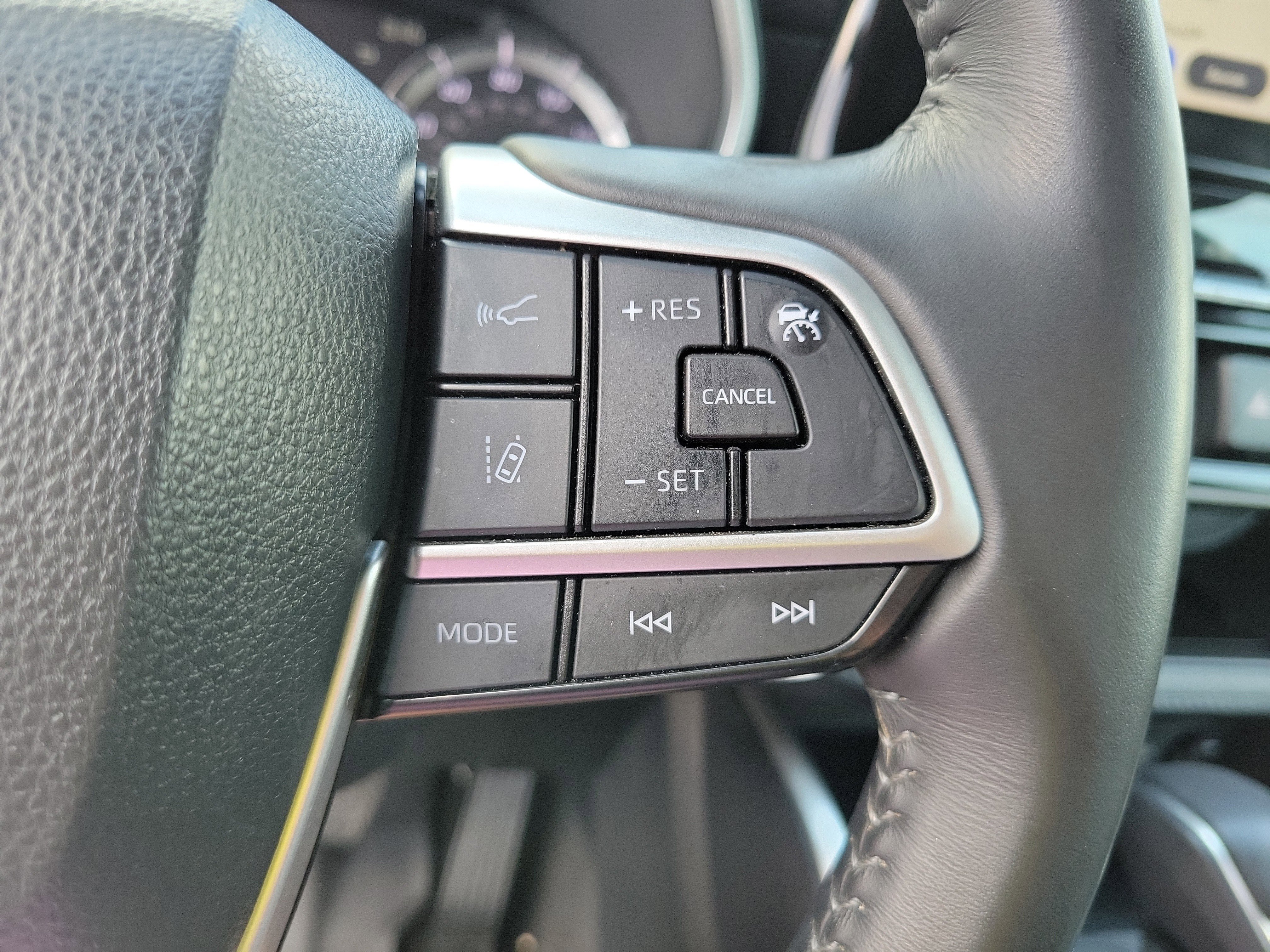 Used 2023 Toyota Highlander XLE image 34