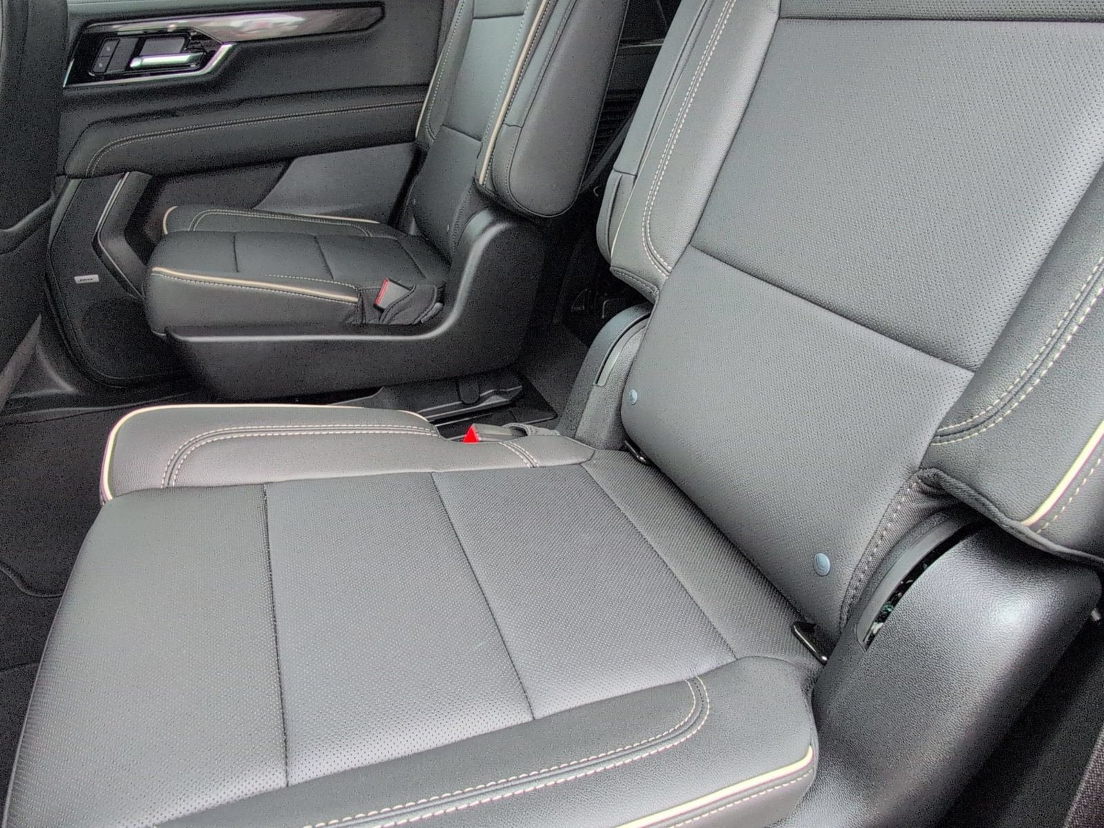 New 2026 GMC Yukon Elevation AWD/4WD image 28