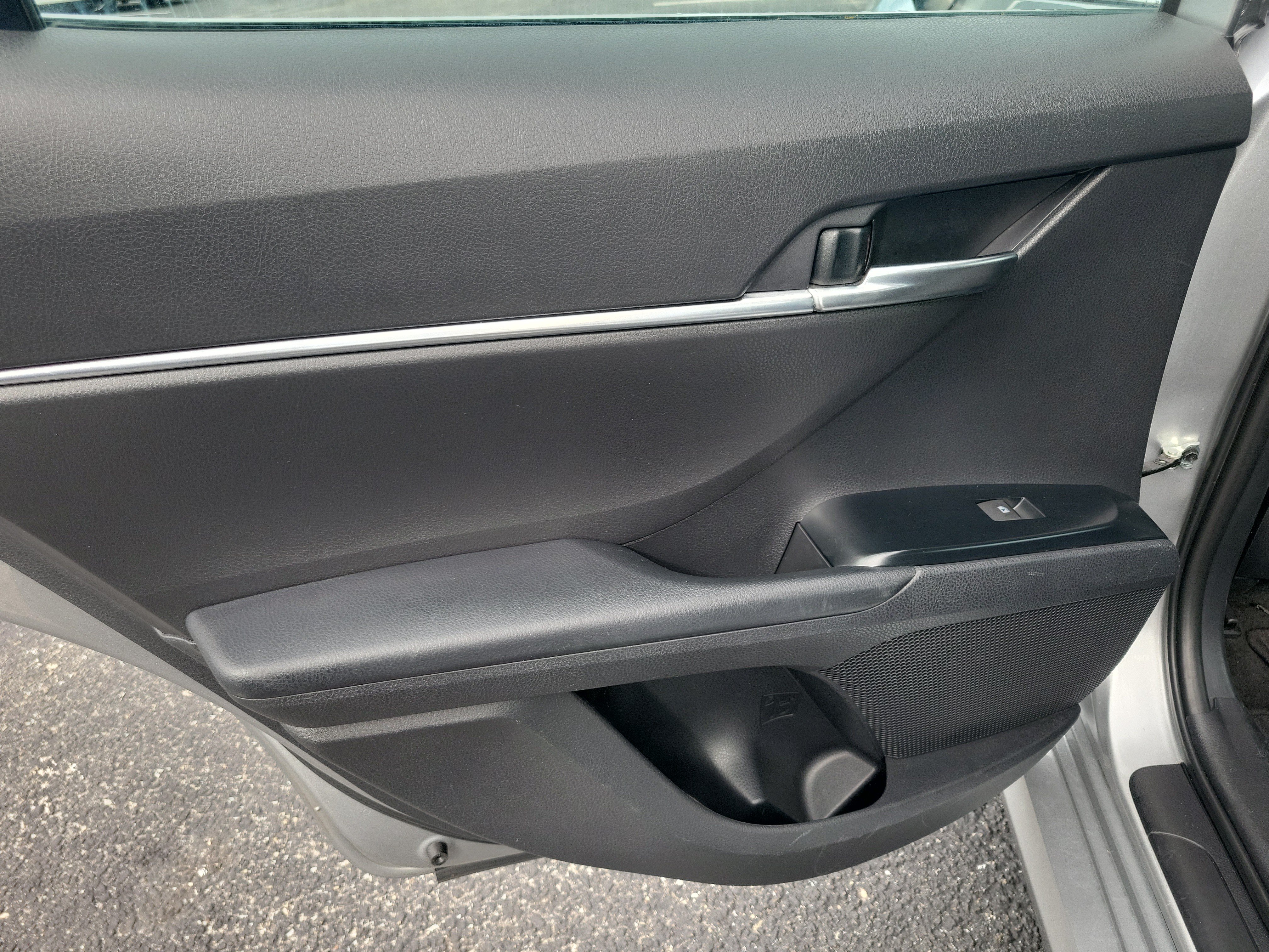 Certified 2019 Toyota Camry LE FWD image 5