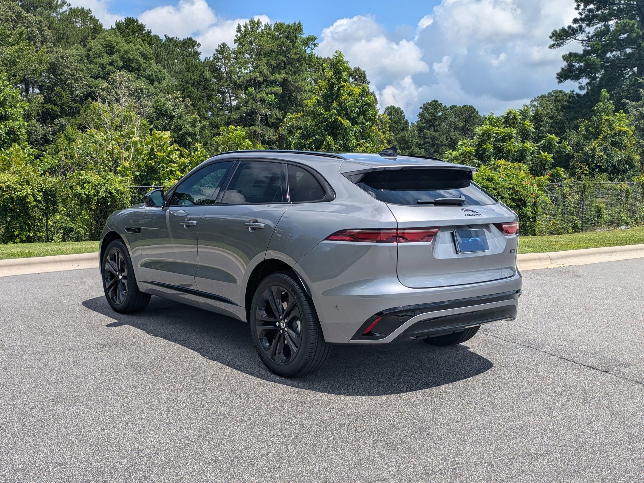 New 2026 Jaguar F-PACE R-Dynamic S image 7