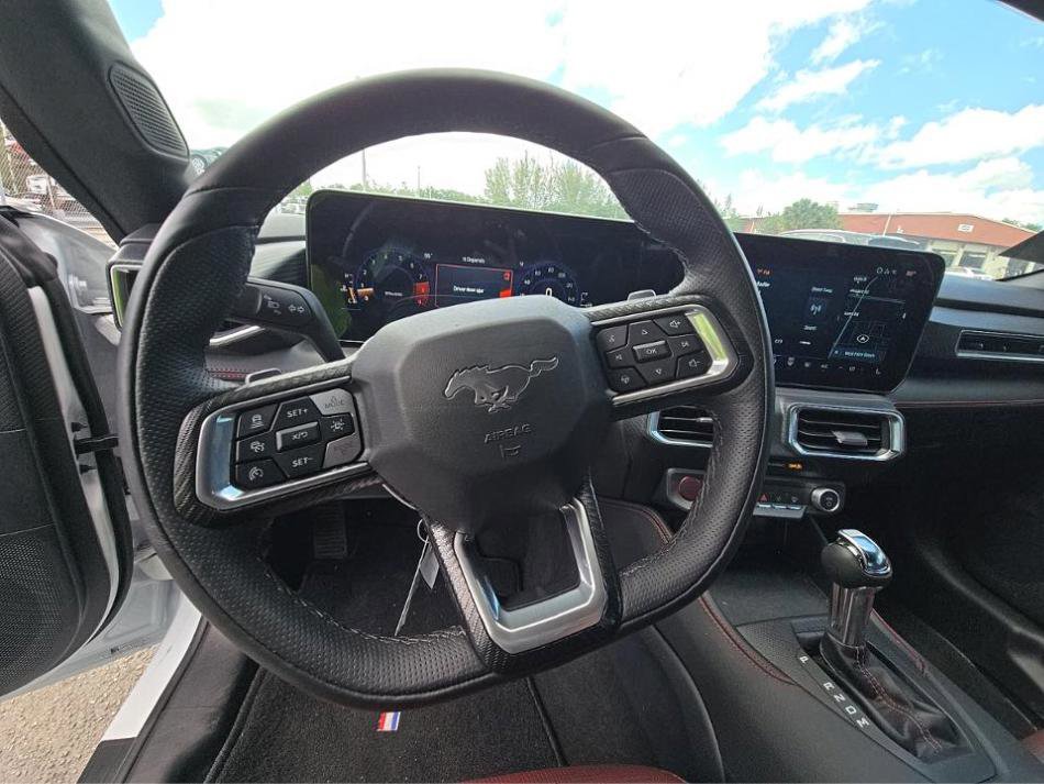 Used 2025 Ford Mustang GT Premium RWD image 12
