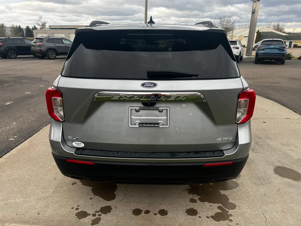 Used 2023 Ford Explorer XLT AWD/4WD image 6