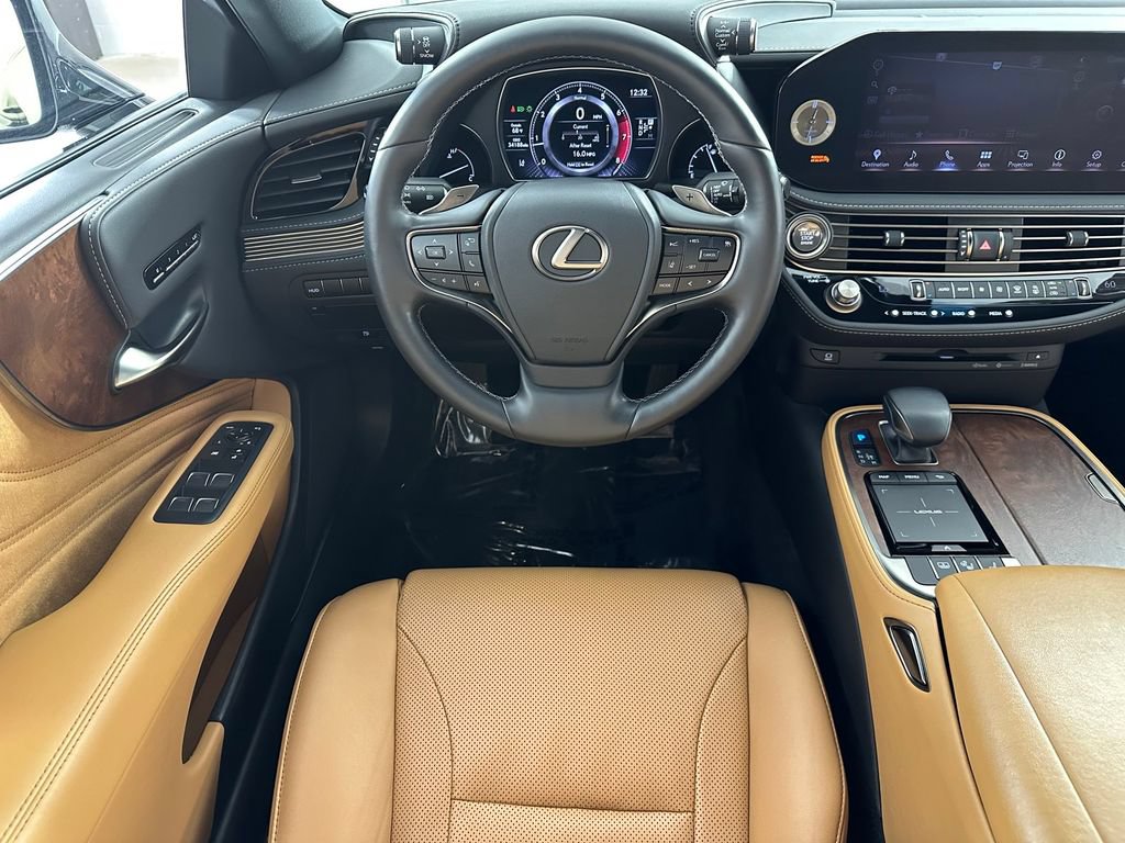 Used 2022 Lexus LS 500 AWD image 28