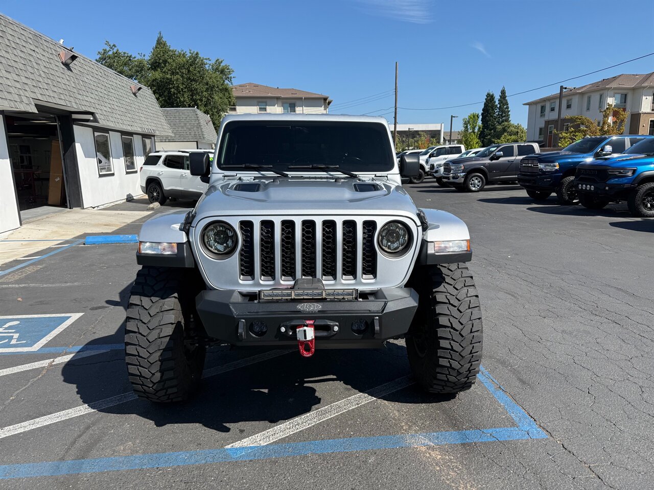 Used 2022 Jeep Gladiator Rubicon w/ Cold Weather Group AWD/4WD image 2