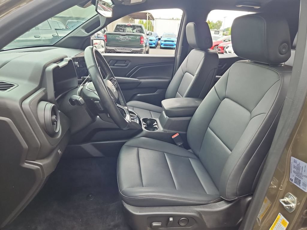 Used 2025 Chevrolet Colorado Trail Boss AWD/4WD image 12