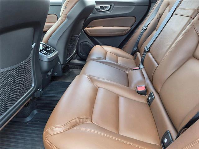Used 2022 Volvo XC60 B6 Inscription w/ Advanced Package AWD/4WD image 17