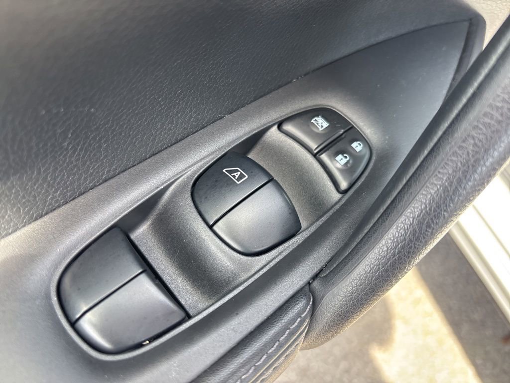 Used 2020 Nissan Rogue Sport SV w/ Technology Package AWD/4WD image 17