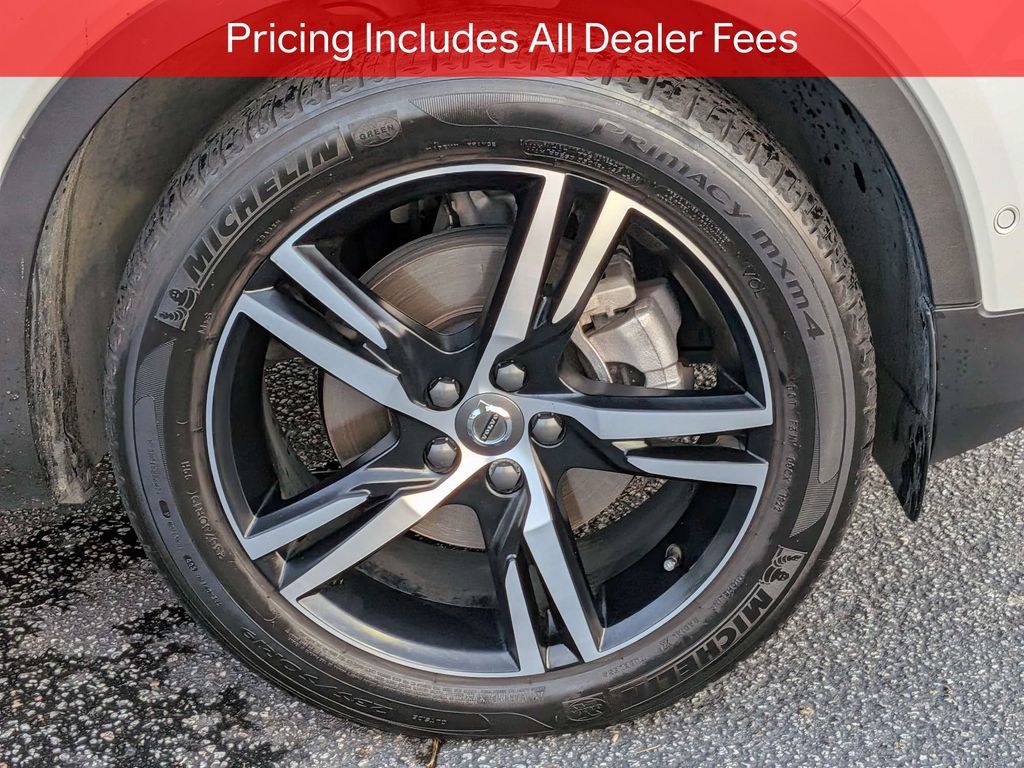 Used 2022 Volvo XC40 T5 R-Design w/ Advanced Package AWD/4WD image 11