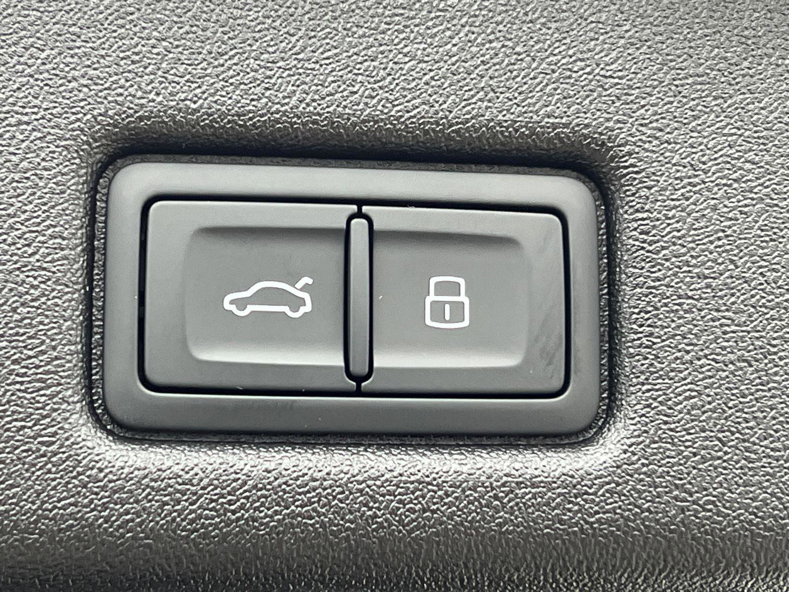 New 2025 Audi SQ5 Premium Plus image 13