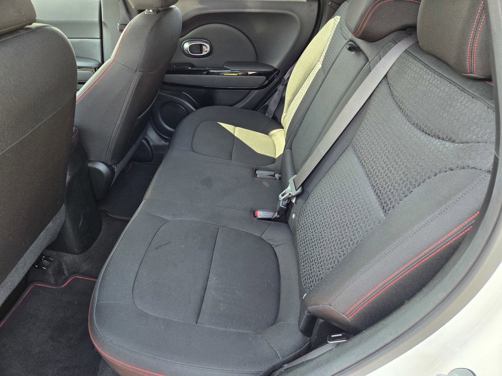 Used 2014 Kia Soul + image 11