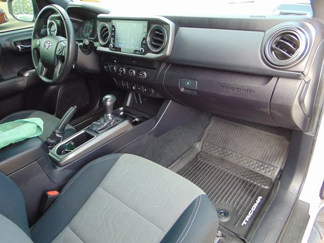 Used 2020 Toyota Tacoma TRD Sport AWD/4WD image 25