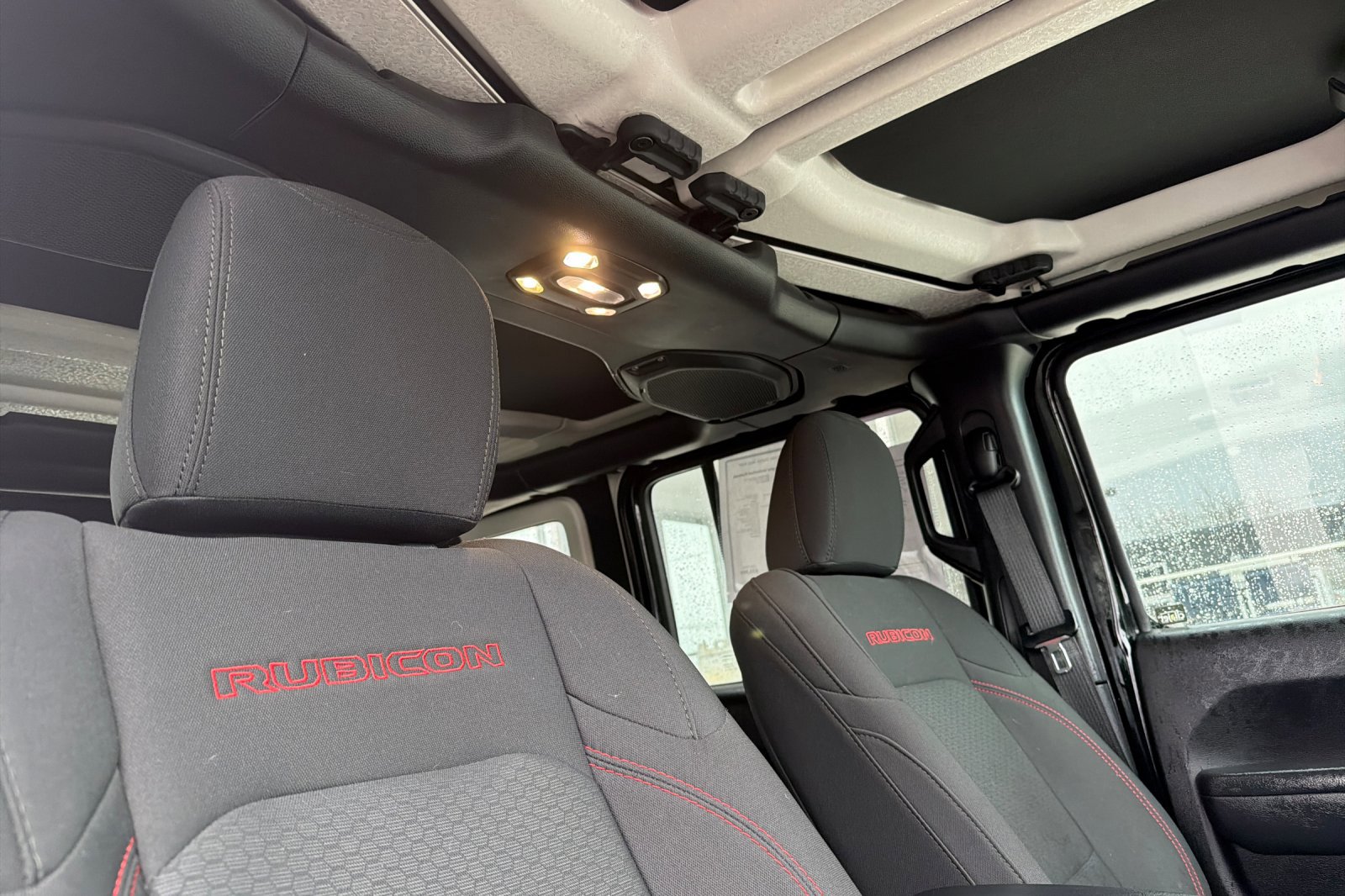 Used 2022 Jeep Wrangler Unlimited Rubicon w/ Cold Weather Group image 16