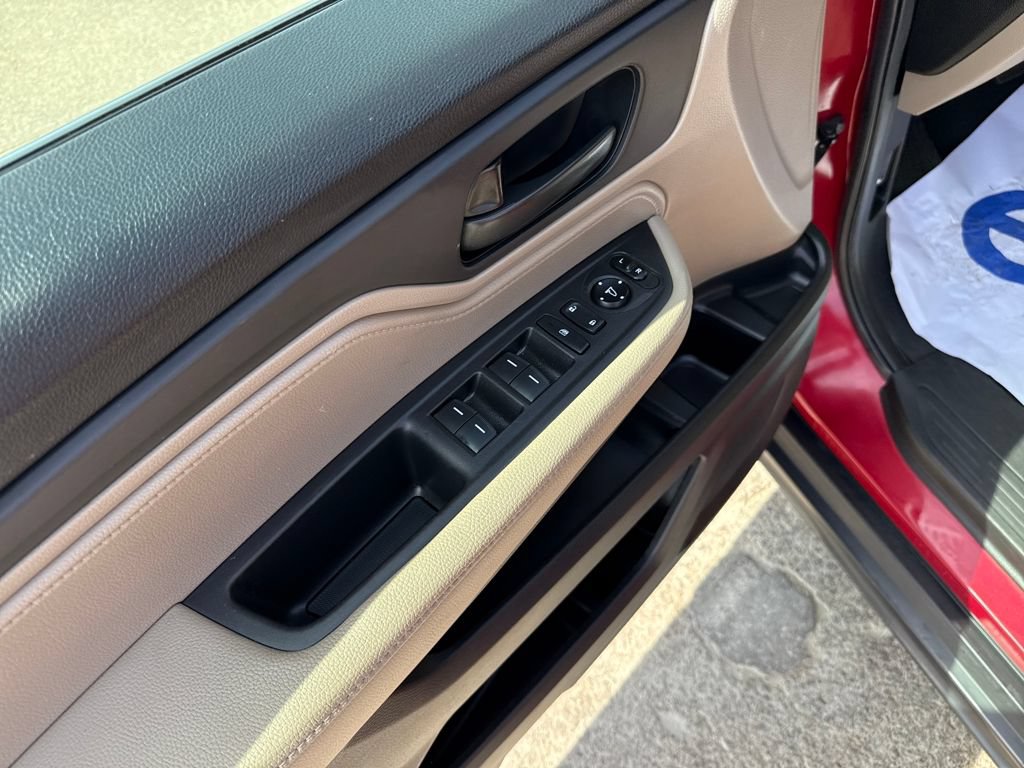 Used 2022 Honda Odyssey EX image 11