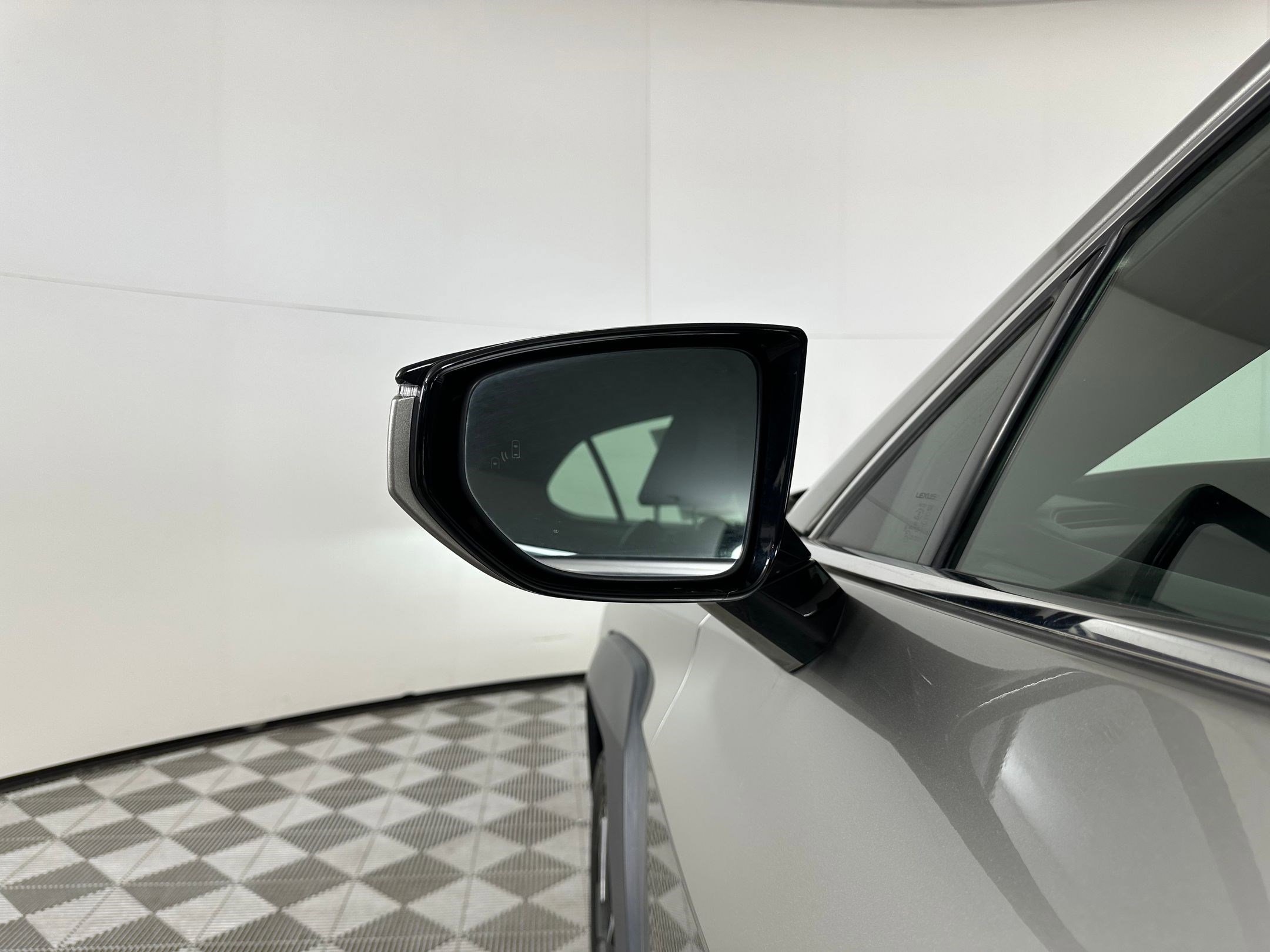 Used 2020 Lexus UX 250h w/ Premium Package image 22